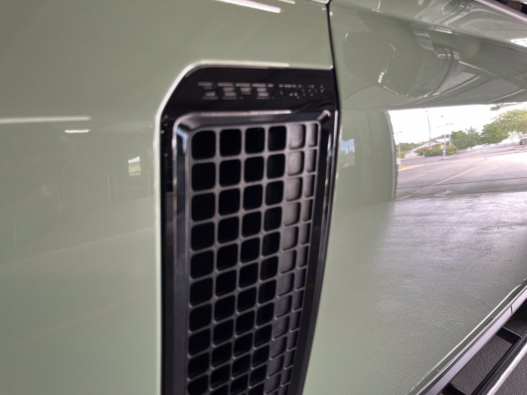 Used 2023 Land Rover Defender 110 75th Limited Edition AWD/4WD image 49