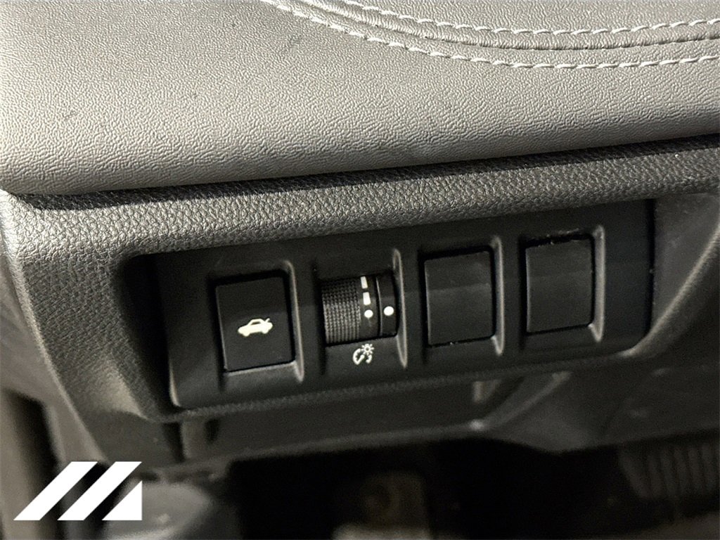 Used 2022 Subaru Legacy Limited image 10