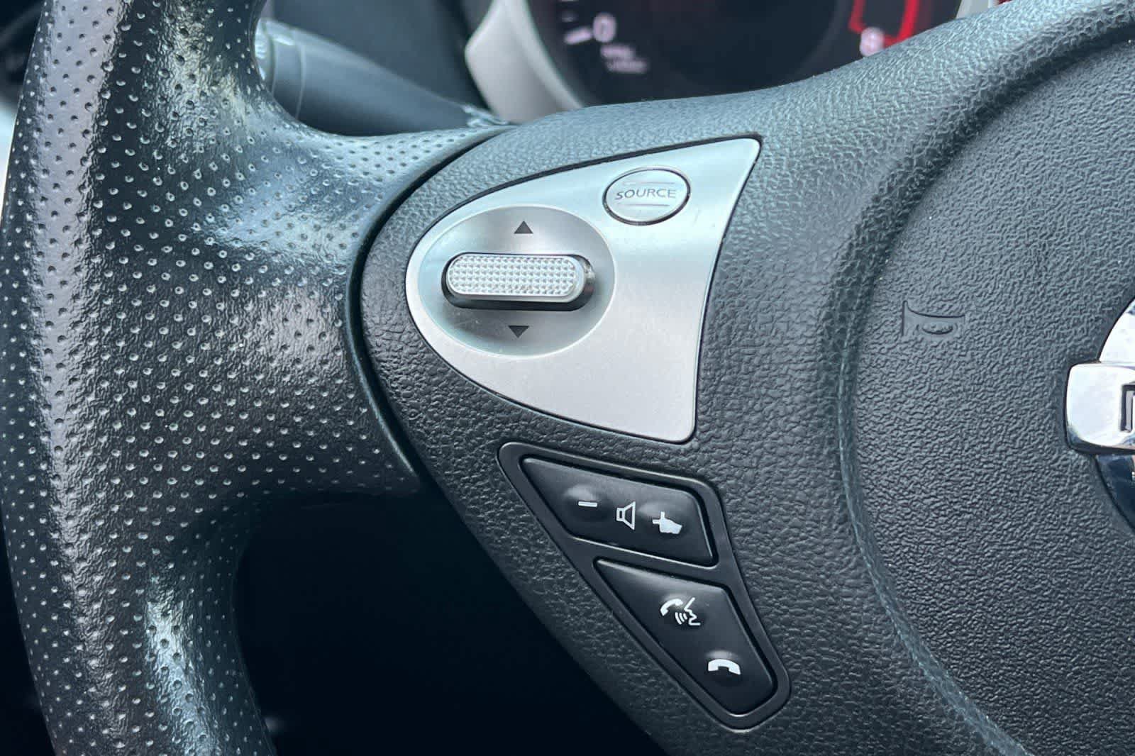 Used 2013 Nissan Juke S FWD image 28