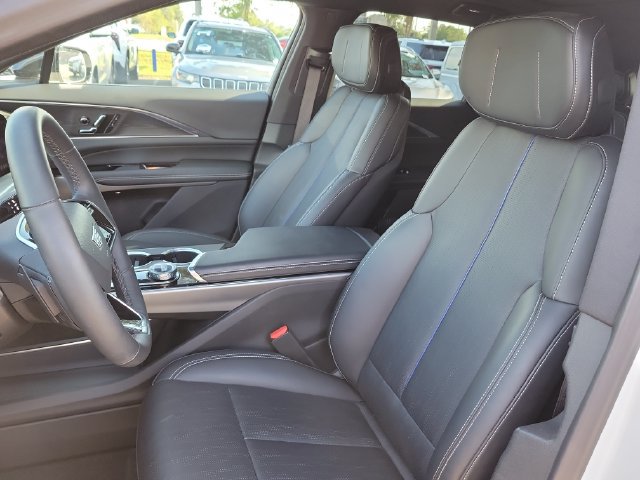Used 2024 Cadillac Lyriq Luxury AWD/4WD image 26