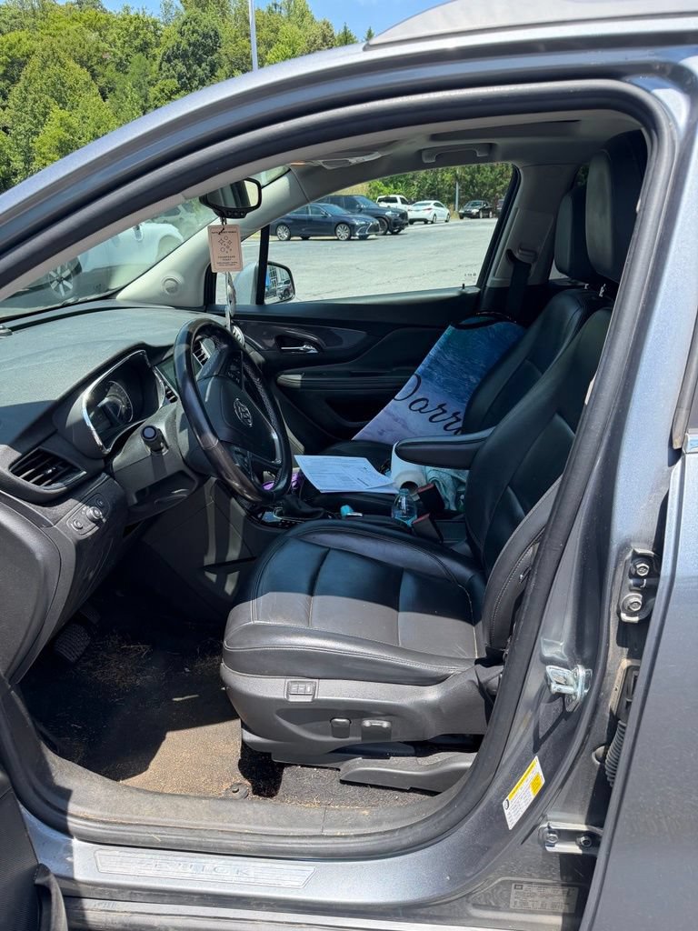 Used 2019 Buick Encore Essence FWD image 10