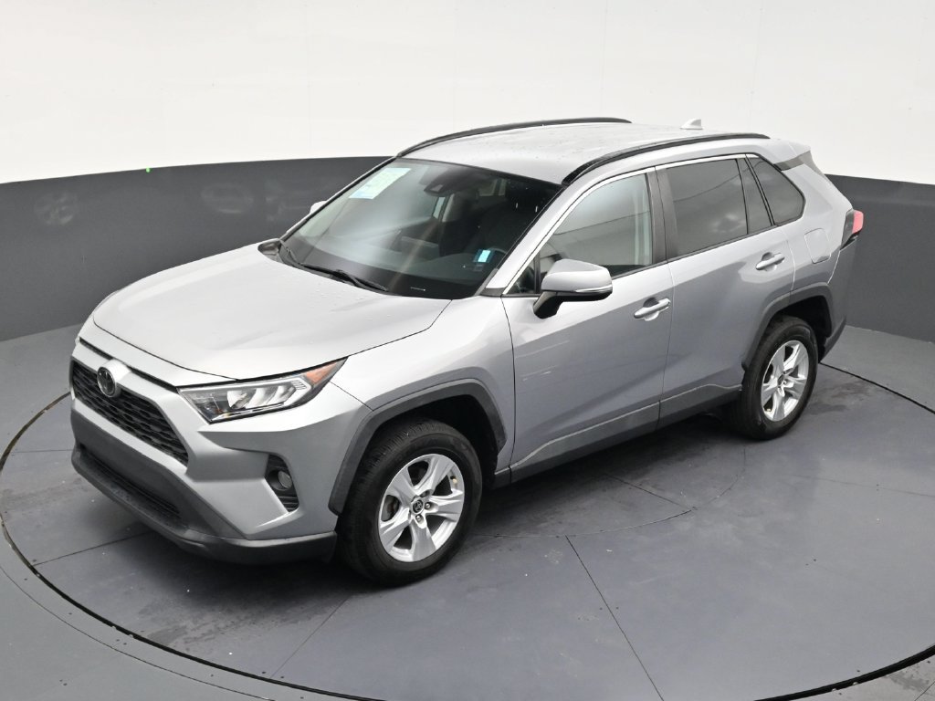 Used 2021 Toyota RAV4 XLE w/ Convenience Package FWD image 11