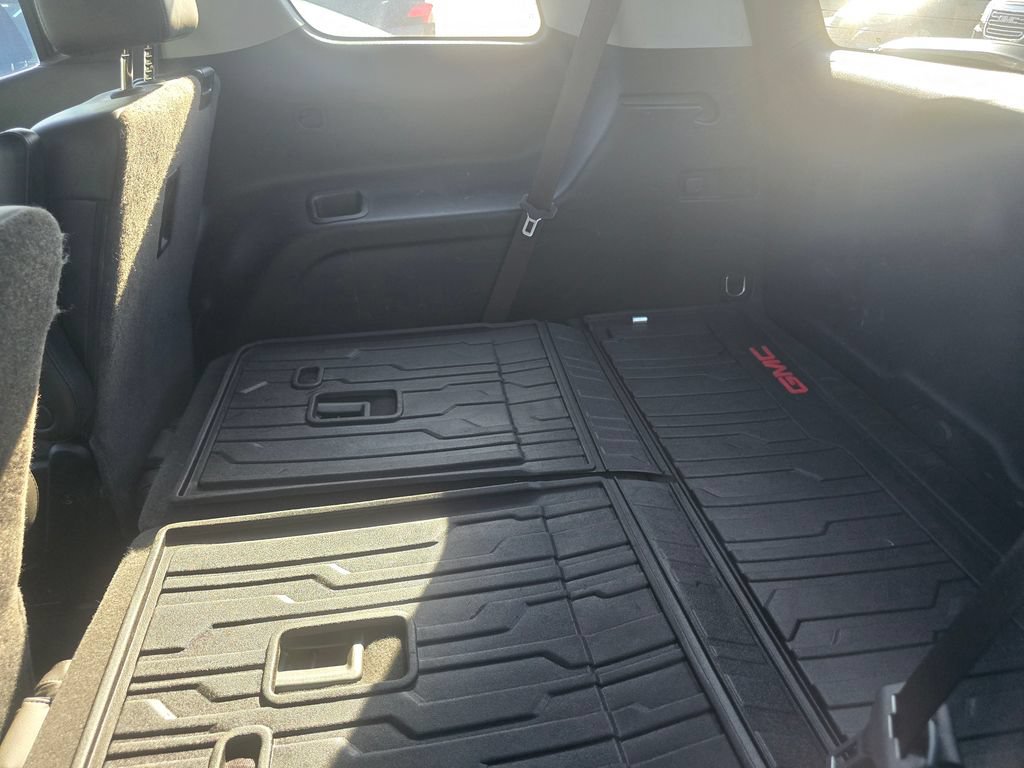Used 2021 GMC Acadia AT4 w/ Technology Package AWD/4WD image 21