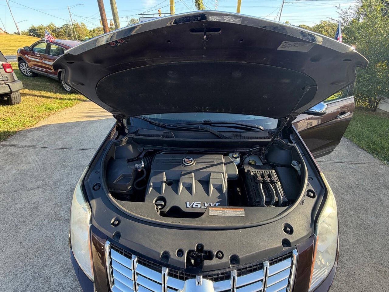 Used 2015 Cadillac SRX Luxury w/ Driver Awareness Package AWD/4WD image 24