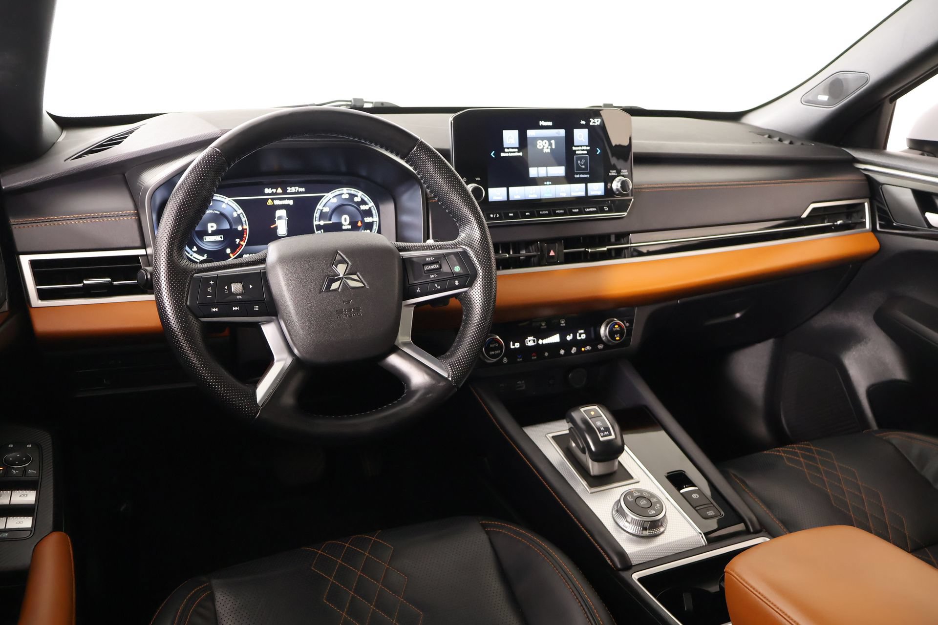 Used 2024 Mitsubishi Outlander SEL AWD/4WD image 2