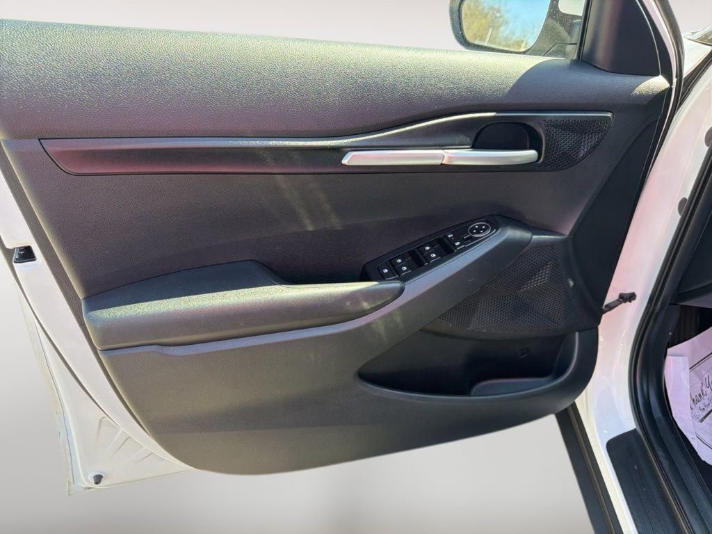 Certified 2024 Kia Seltos LX image 10