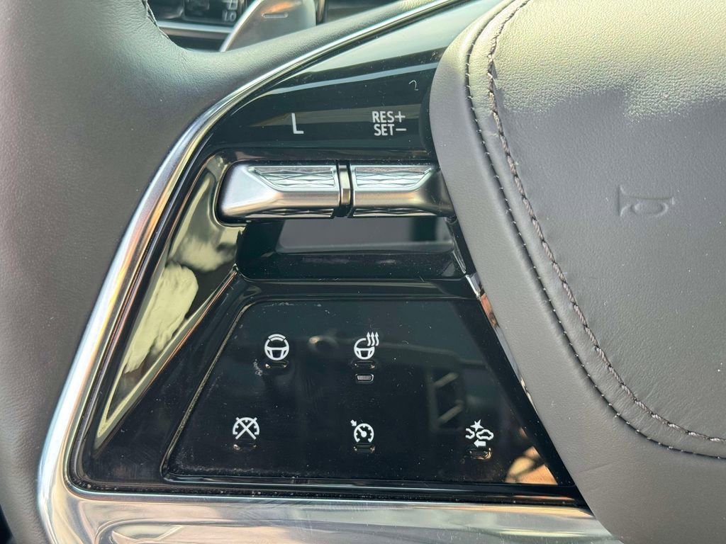 Used 2025 Cadillac Escalade Sport Platinum w/ LPO, Floor Liner Package AWD/4WD image 22