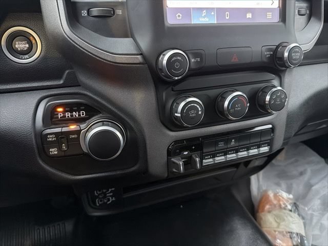 New 2024 RAM 3500 Tradesman AWD/4WD image 11