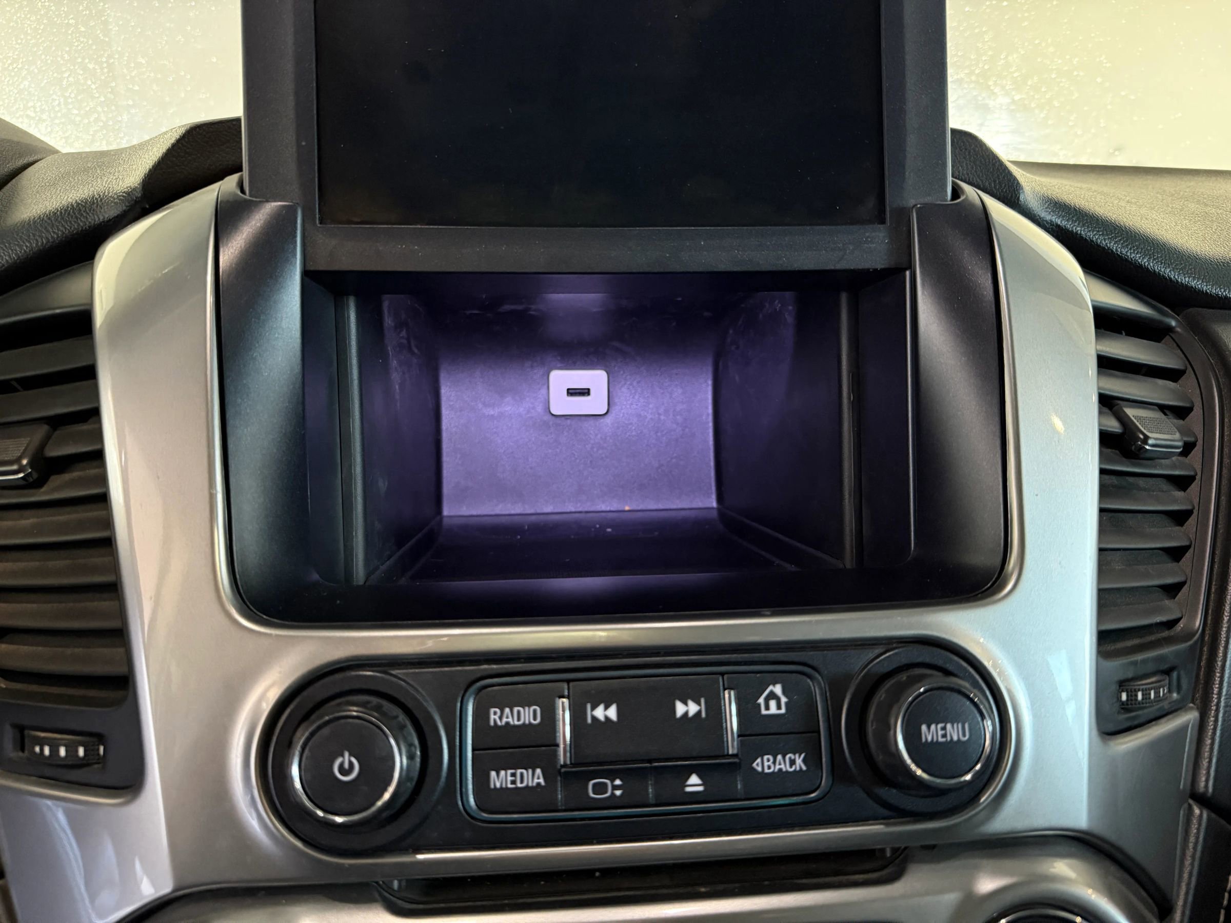 Used 2018 Chevrolet Suburban Premier image 16