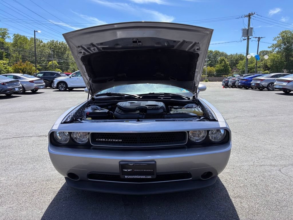 Used 2014 Dodge Challenger SXT w/ Sport Appearance Package RWD image 10
