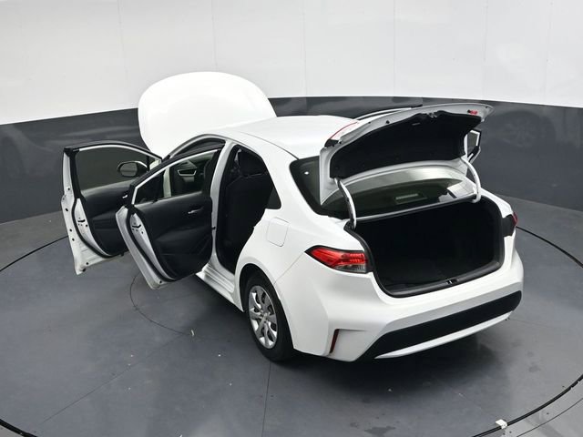 Used 2021 Toyota Corolla LE image 37
