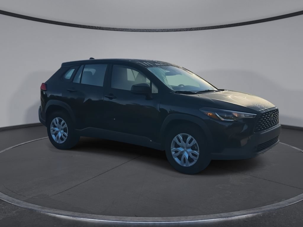 Used 2024 Toyota Corolla Cross L FWD image 2