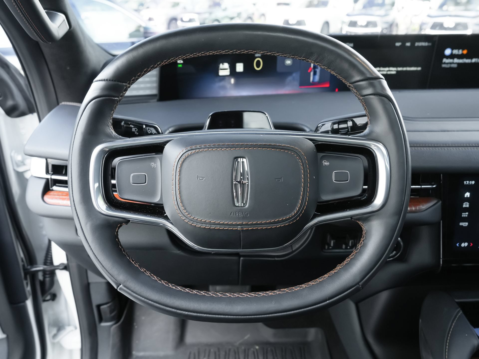 Used 2025 Lincoln Navigator L Black Label AWD/4WD image 20
