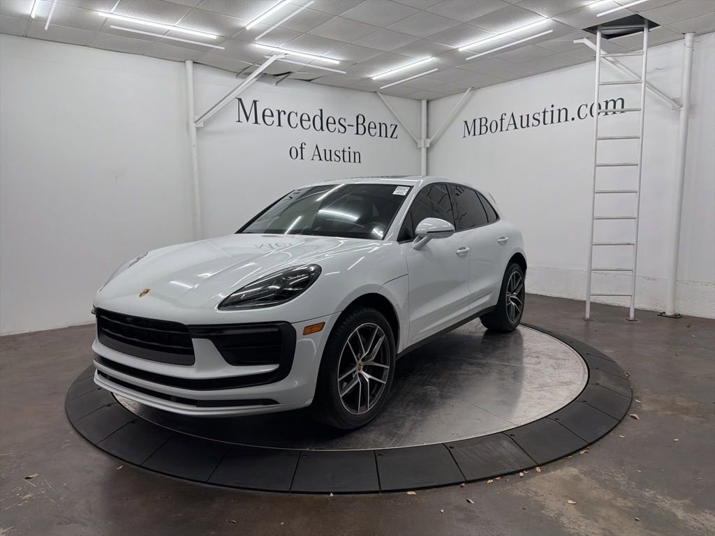 Used 2022 Porsche Macan image 3