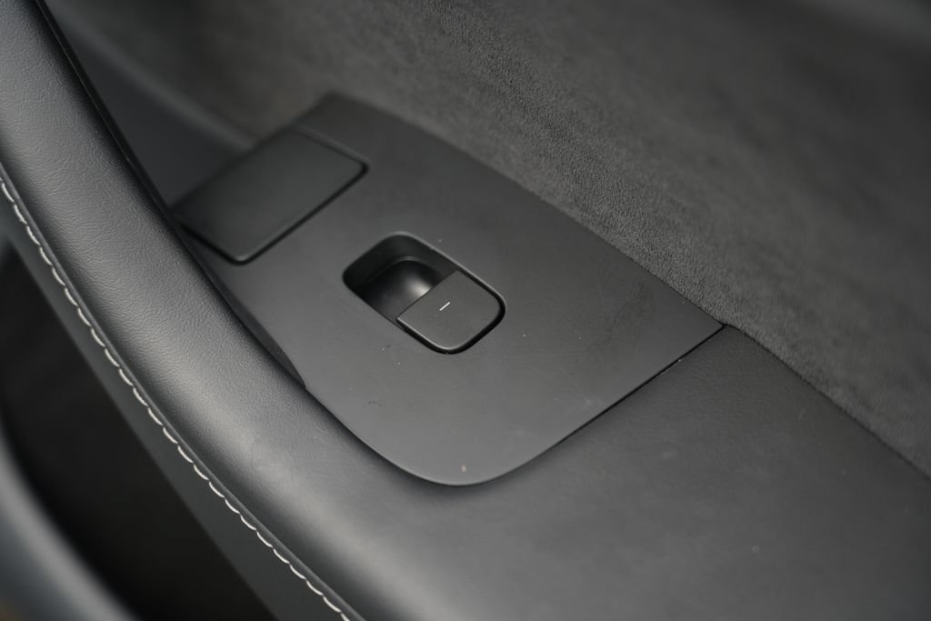 Used 2023 Tesla Model Y AWD image 37