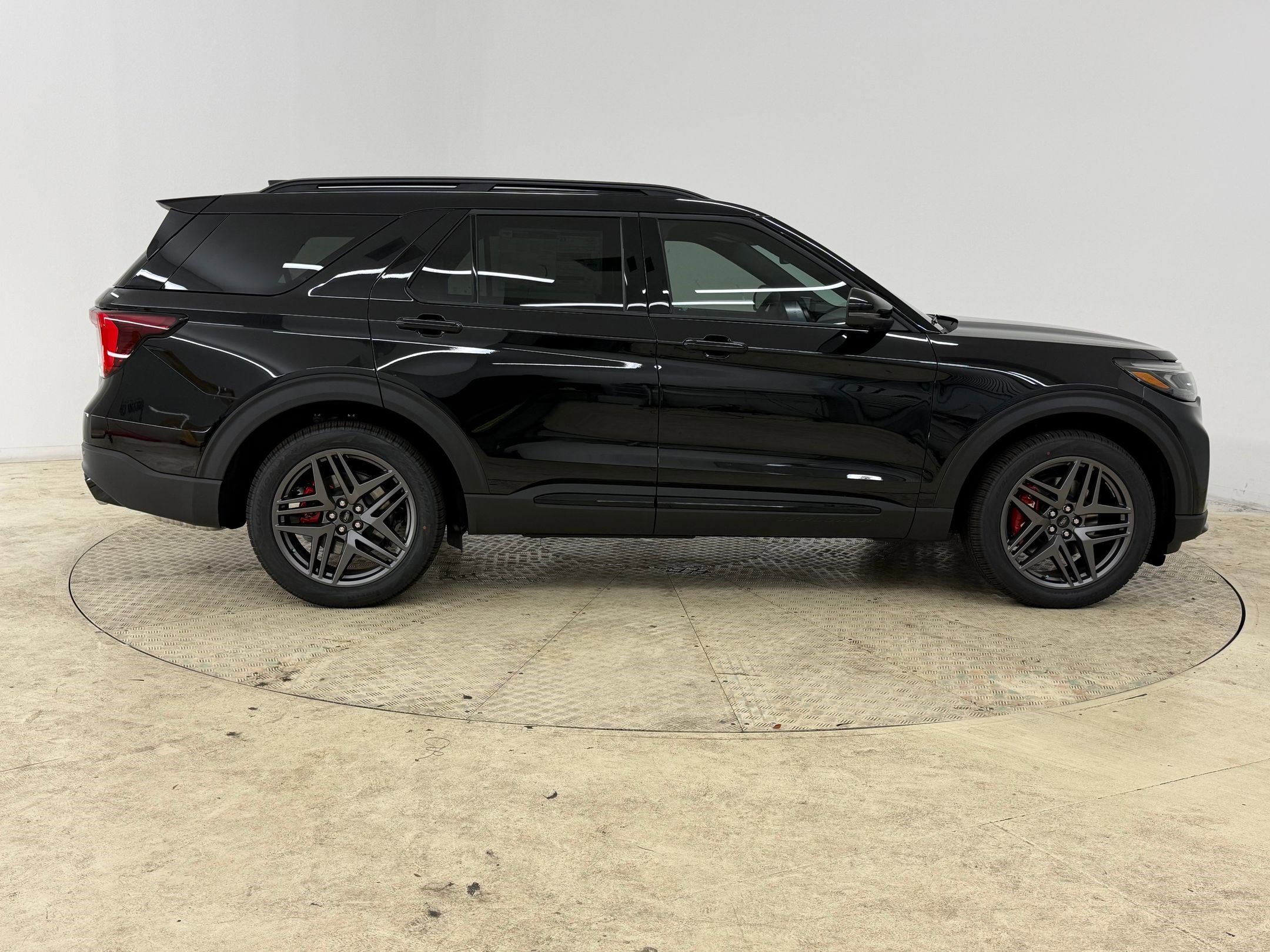 New 2026 Ford Explorer ST w/ Sun And Sound Package image 6