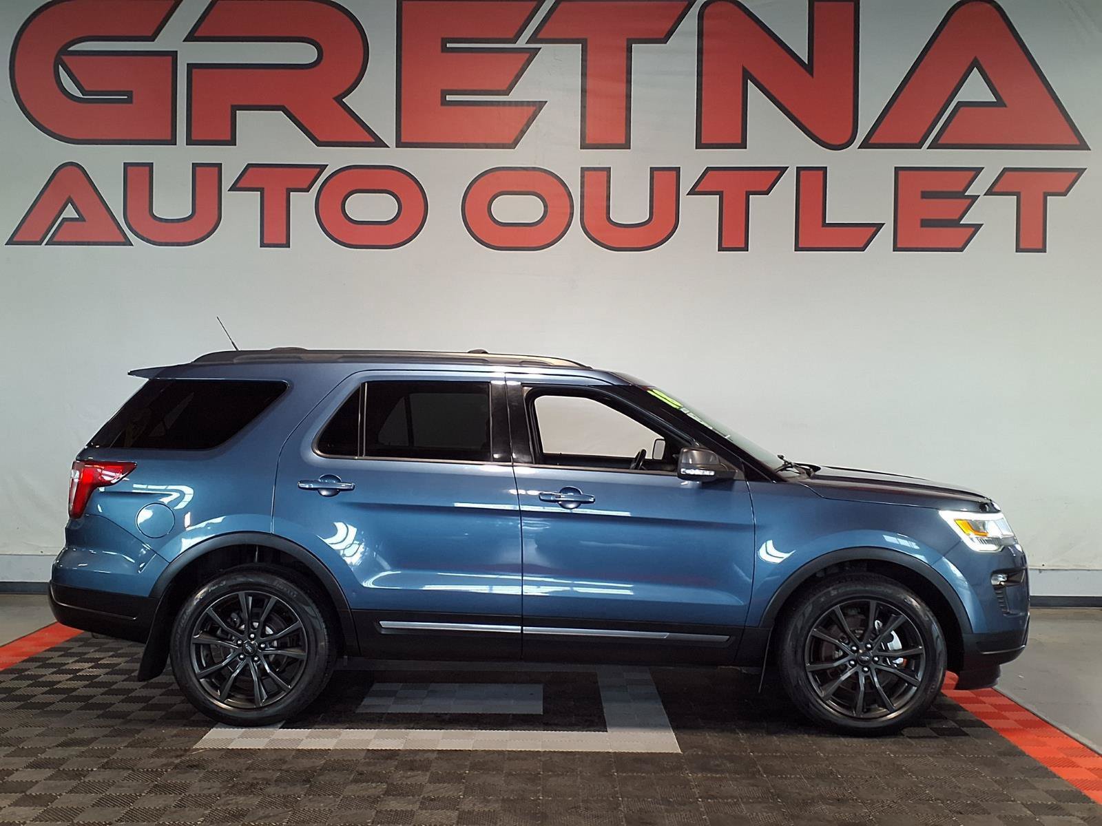 Used 2018 Ford Explorer XLT w/ Equipment Group 202A AWD/4WD image 1