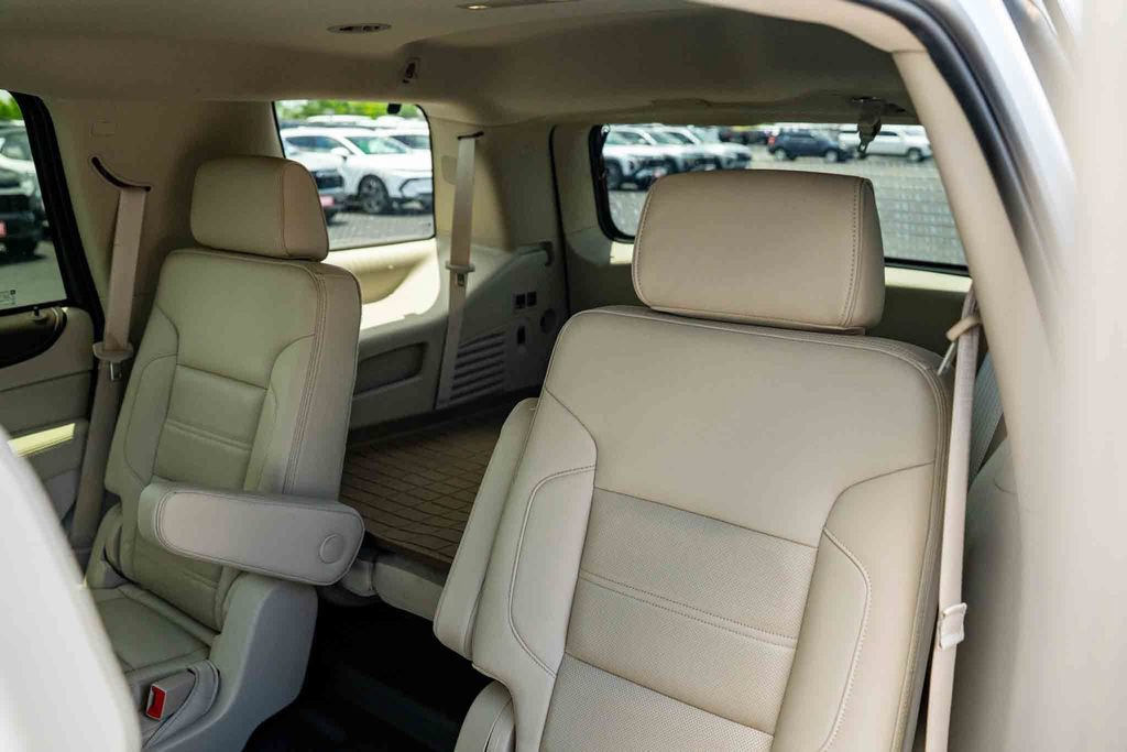 Certified 2019 GMC Yukon Denali w/ Open Road Package AWD/4WD image 22