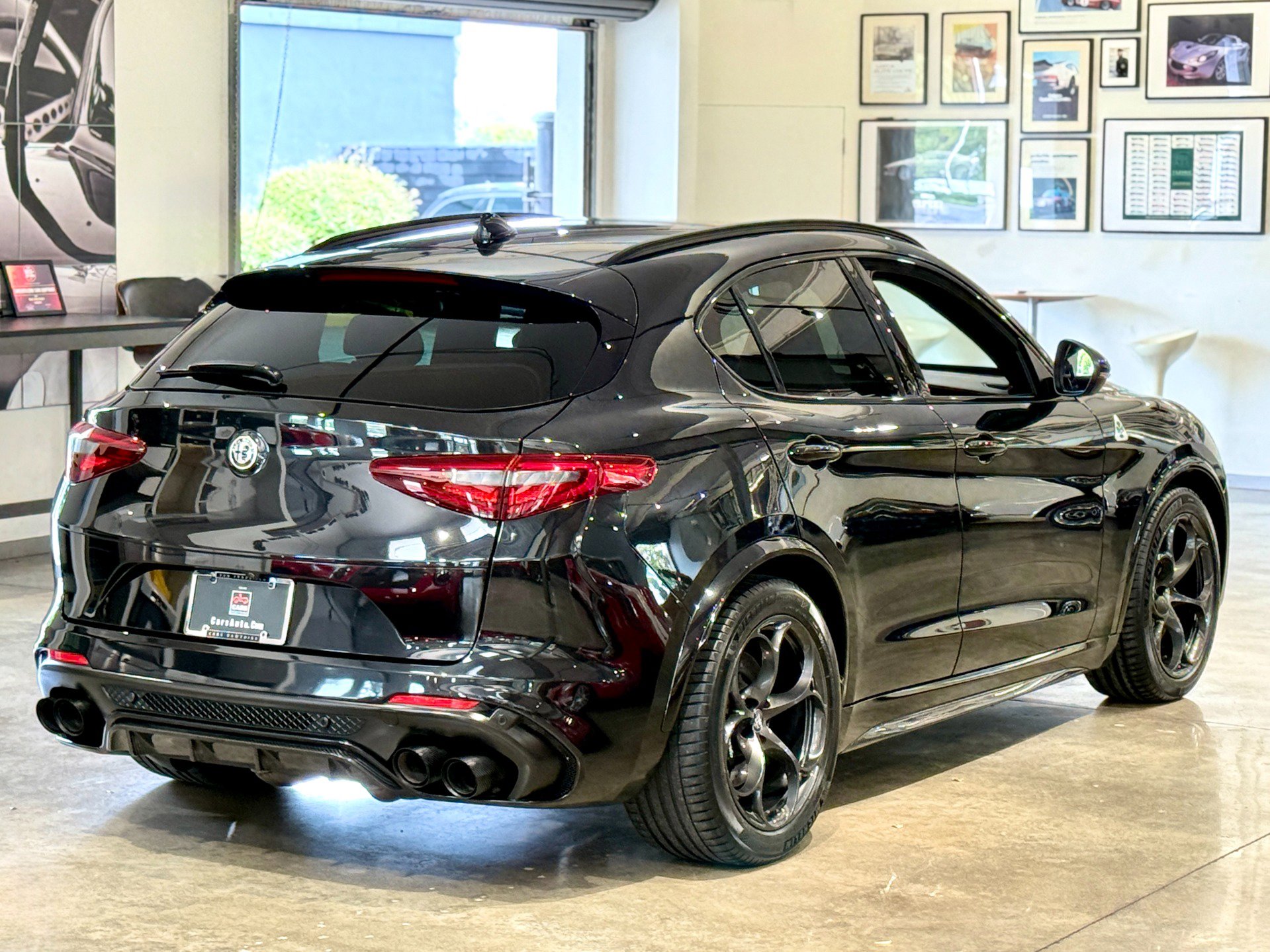 Used 2018 Alfa Romeo Stelvio Quadrifoglio w/ Driver Assist Dynamic Package AWD/4WD image 3