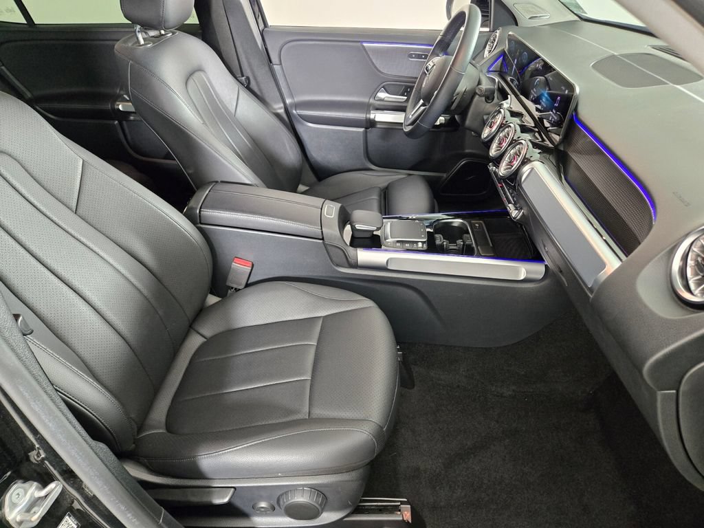 Used 2022 Mercedes-Benz GLB 250 4MATIC image 21