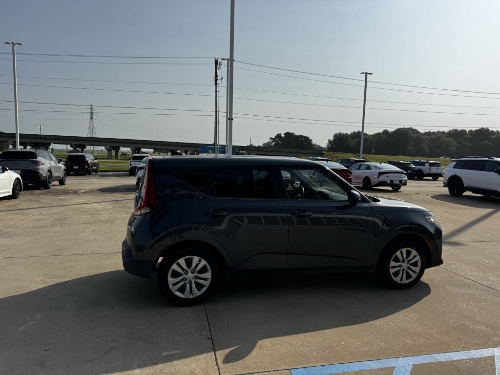 Certified 2022 Kia Soul LX FWD image 14