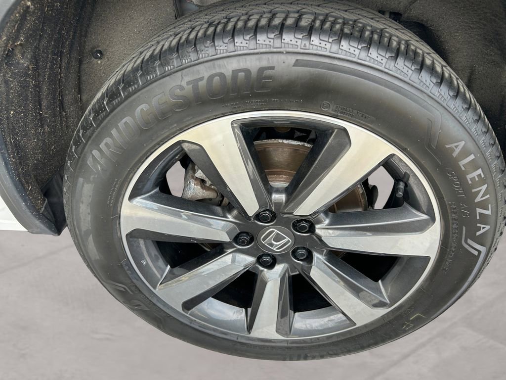Used 2025 Honda Pilot Touring image 14