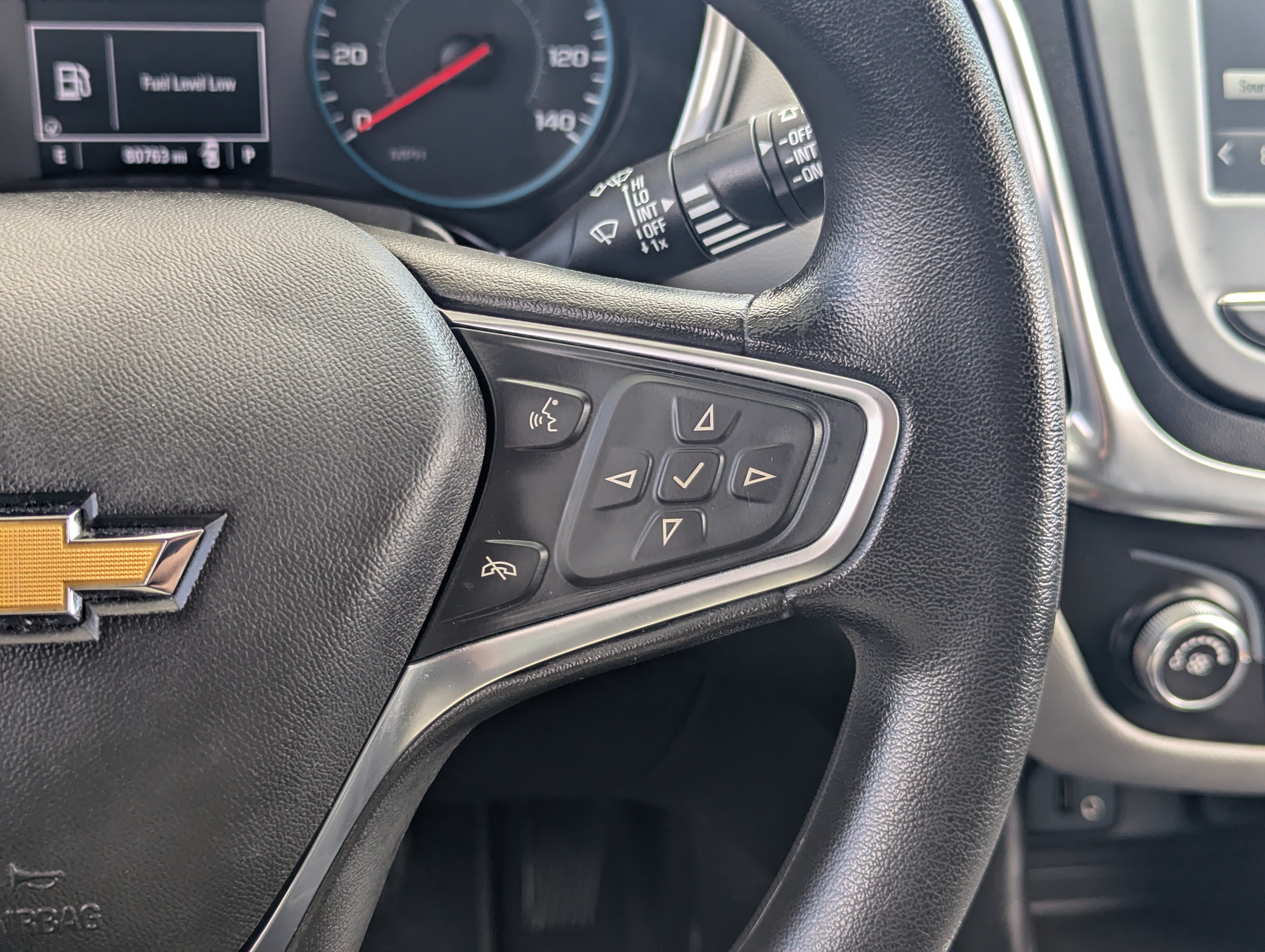Used 2018 Chevrolet Equinox LS FWD image 23