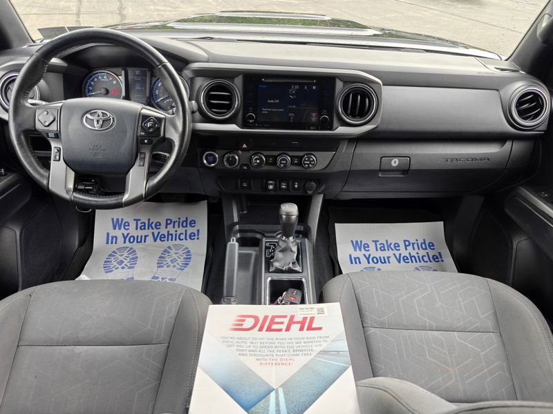 Used 2019 Toyota Tacoma TRD Sport AWD/4WD image 19