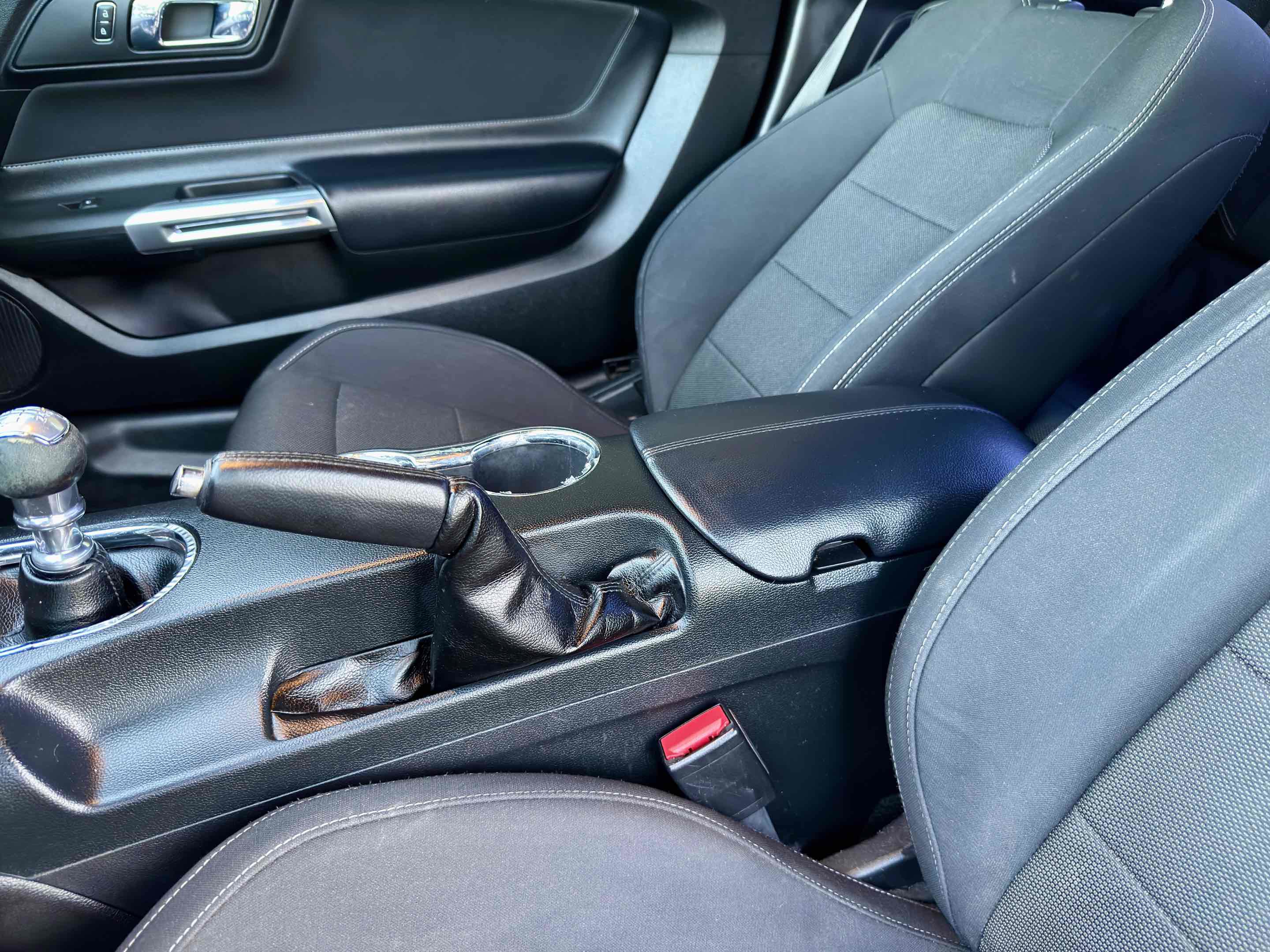 Used 2017 Ford Mustang Coupe RWD image 31