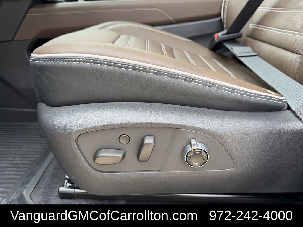 New 2026 GMC Acadia Denali Ultimate w/ LPO, Floor Liner Package AWD/4WD image 24