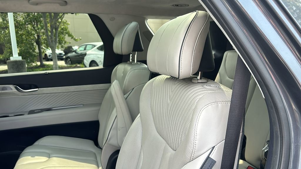 Used 2024 Hyundai Palisade Calligraphy image 30