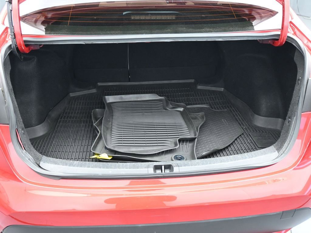 Used 2020 Toyota Corolla LE image 30