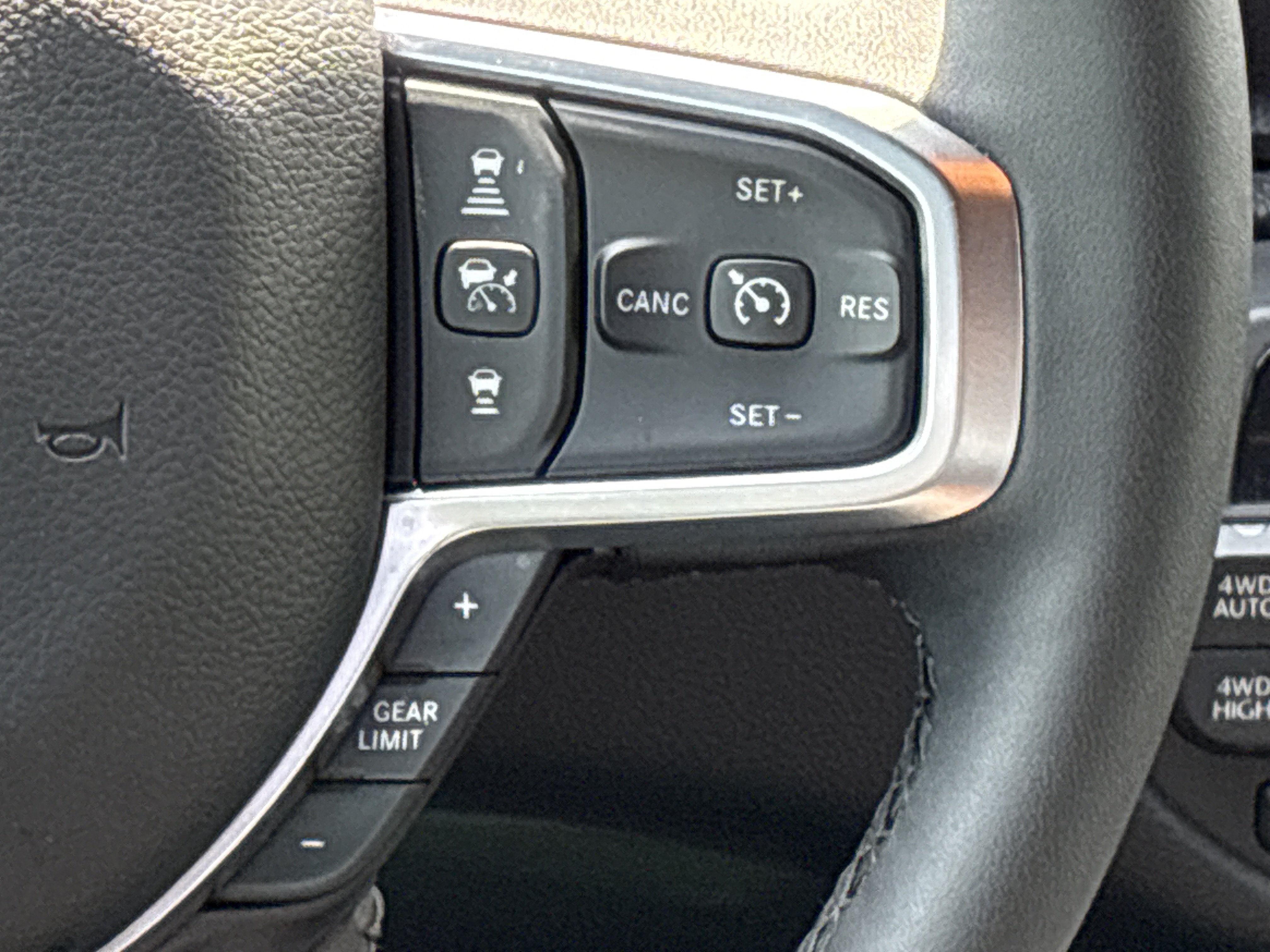 Used 2025 RAM 1500 Big Horn AWD/4WD image 23