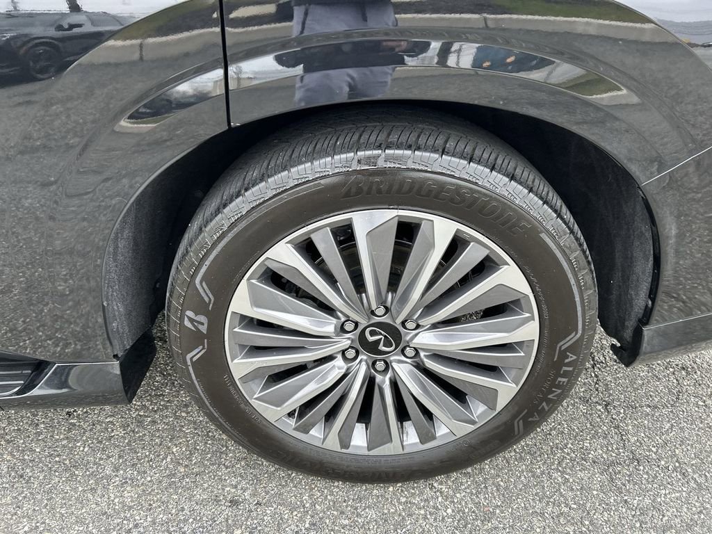 Certified 2025 INFINITI QX80 Sensory image 11