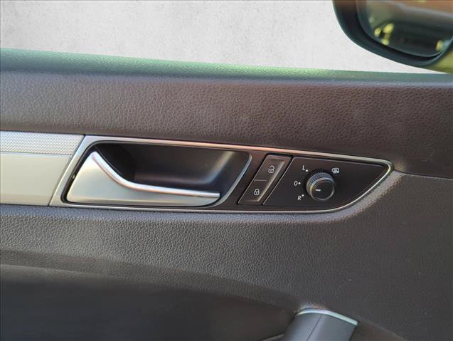 Used 2019 Volkswagen Passat 2.0T Wolfsburg FWD image 9