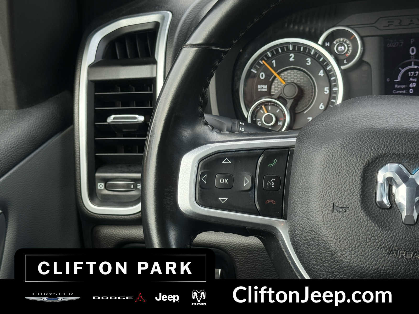 Used 2022 RAM 1500 Big Horn AWD/4WD image 23