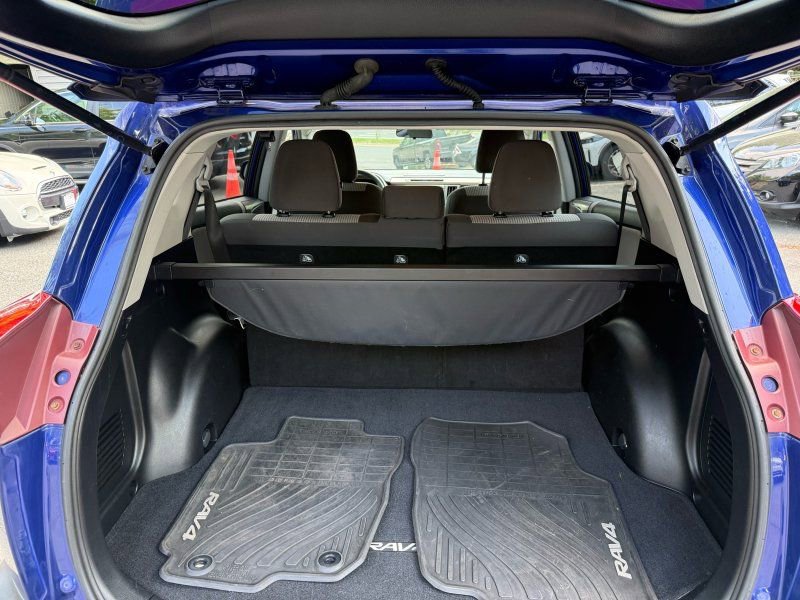 Used 2015 Toyota RAV4 LE AWD/4WD image 13