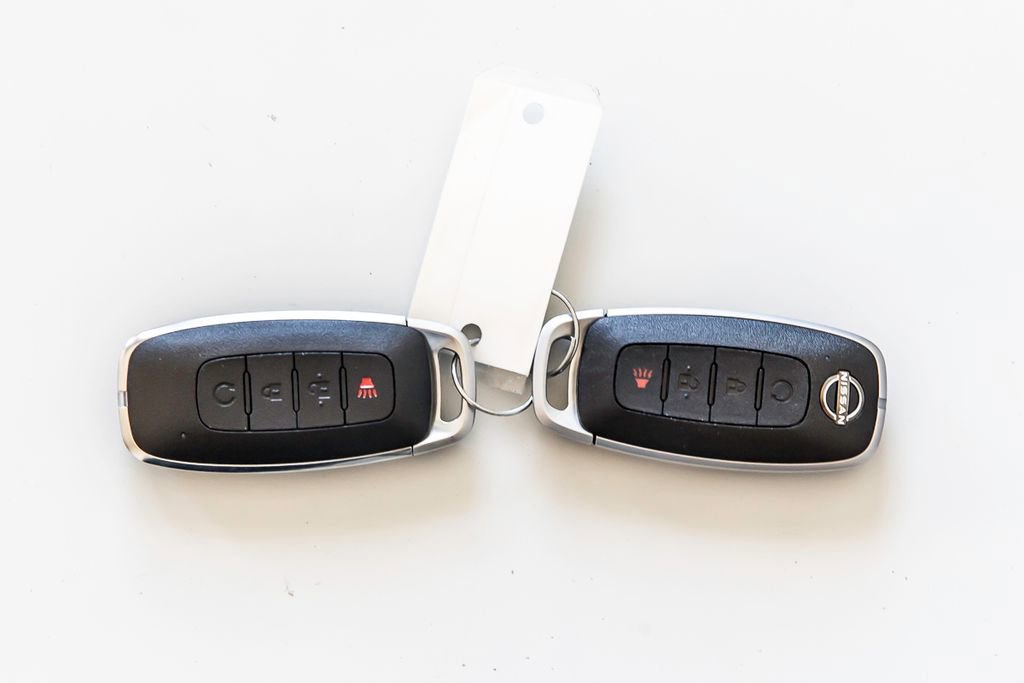 Used 2023 Nissan Kicks SR image 37