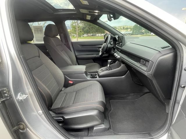 Used 2025 Honda CR-V Sport image 32