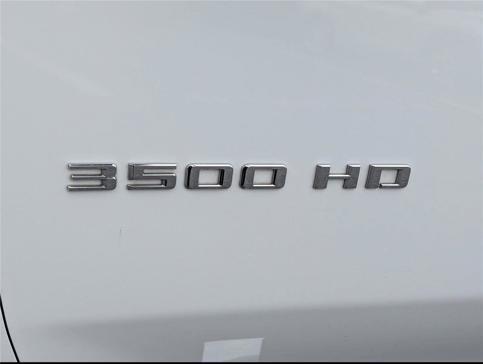 Used 2024 Chevrolet Silverado 3500 LT image 10