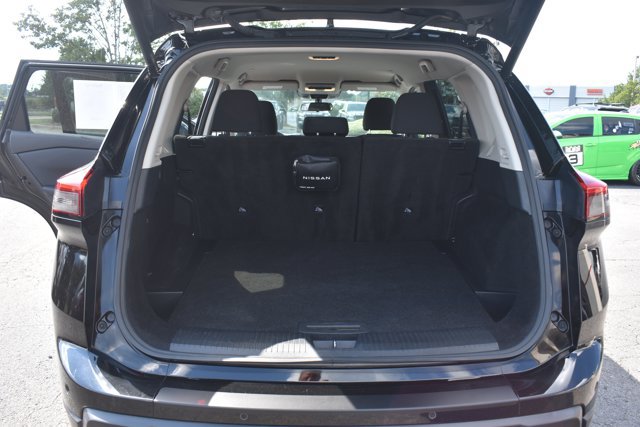 Used 2024 Nissan Rogue SV FWD image 17
