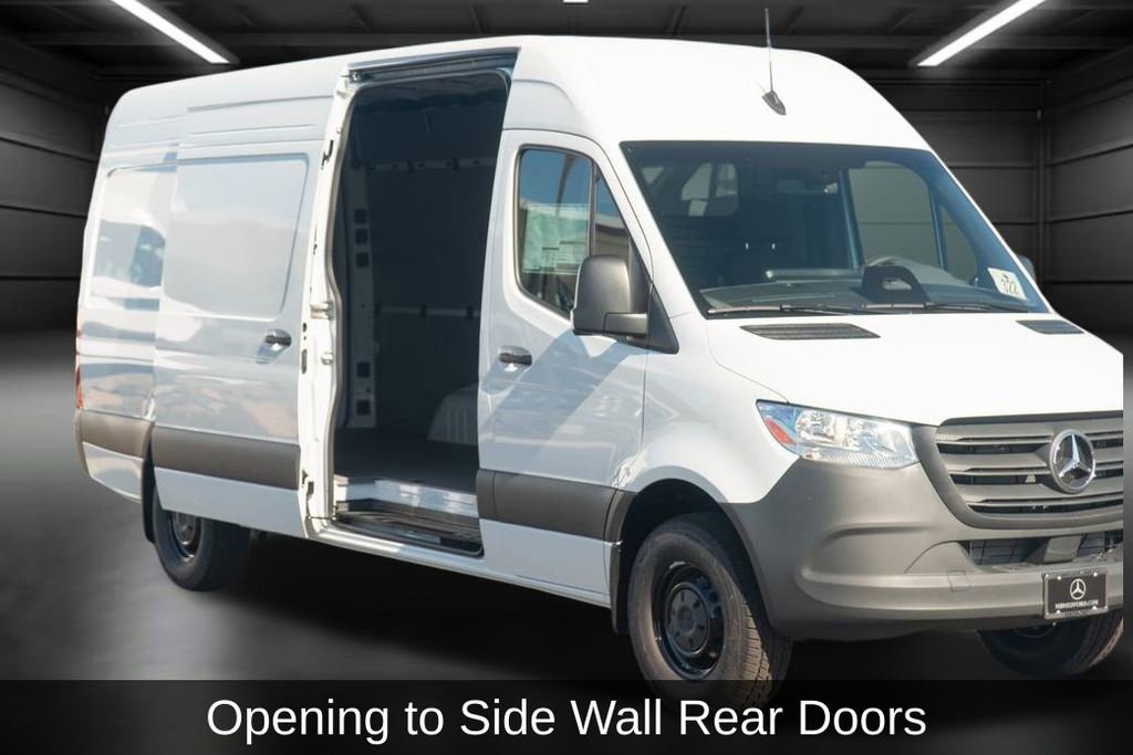 Used 2025 Mercedes-Benz Sprinter 2500 image 9