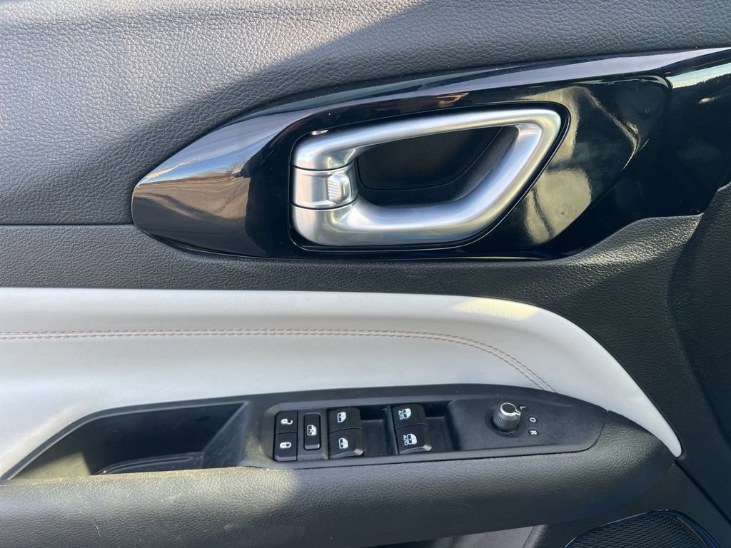 Used 2025 Jeep Compass Limited image 9