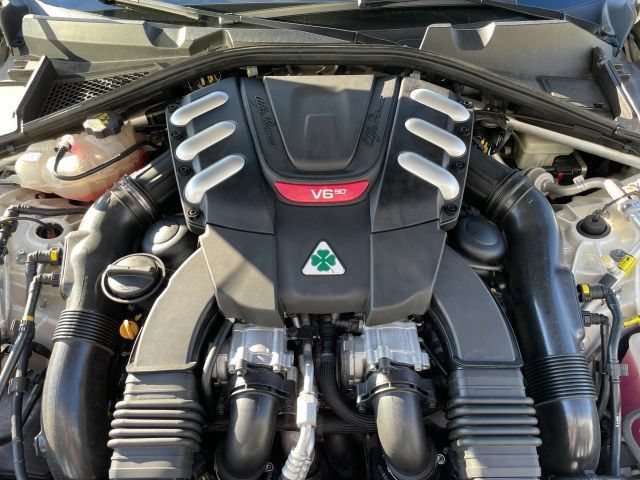 Used 2018 Alfa Romeo Giulia Quadrifoglio w/ Driver Assist Dynamic Package RWD image 37