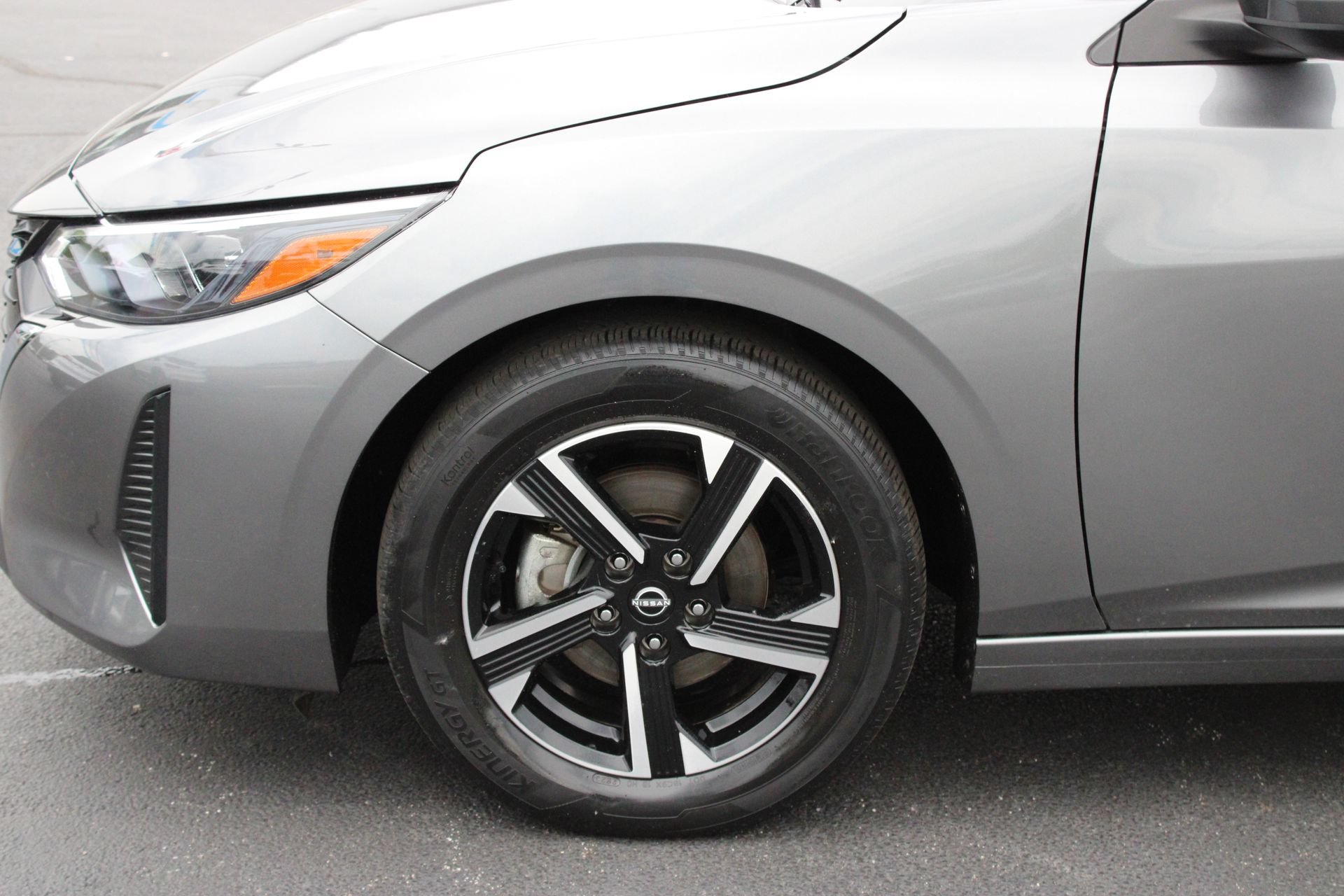 Used 2024 Nissan Sentra SV FWD image 11