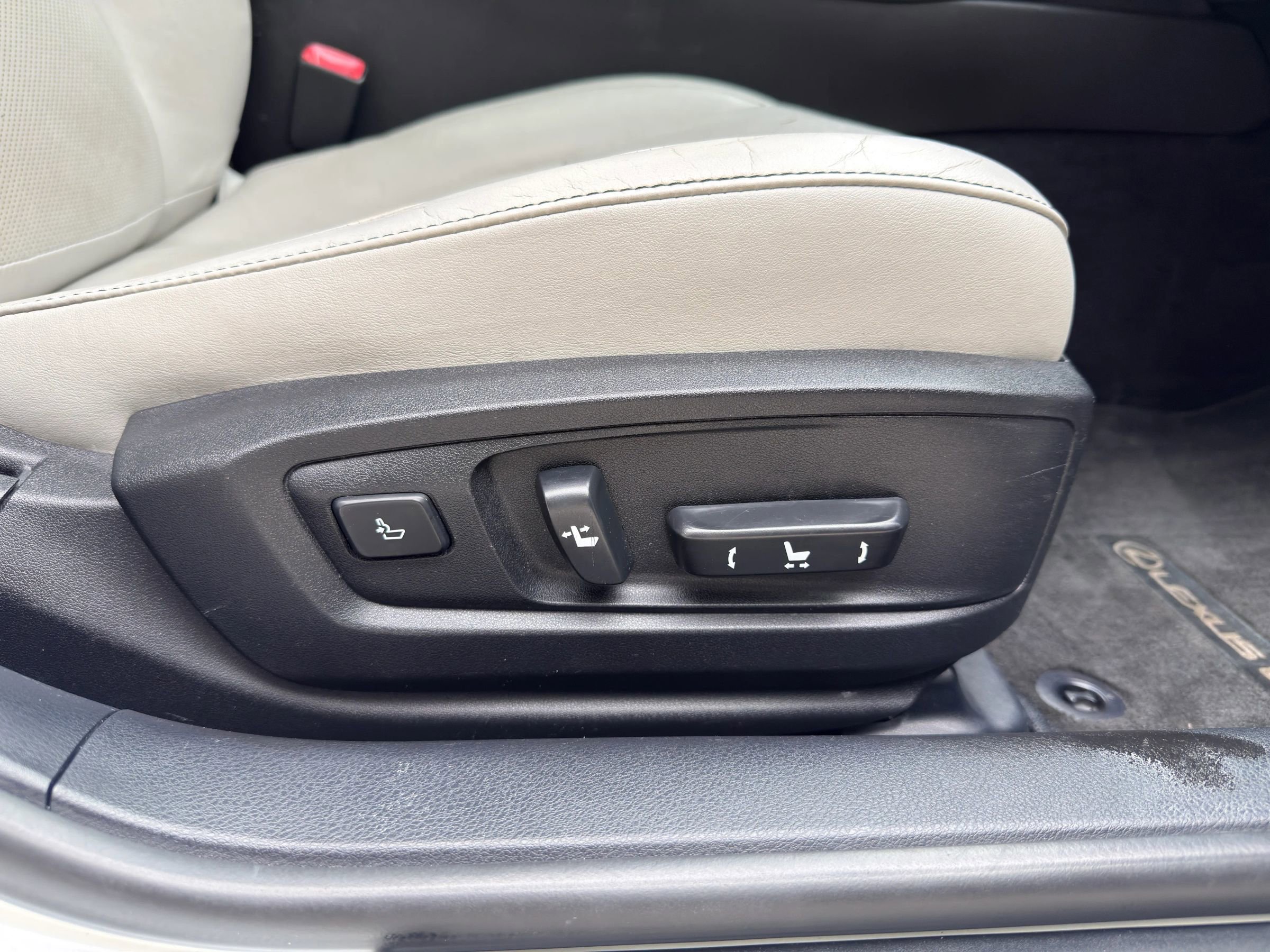 Used 2015 Lexus ES 350 w/ Luxury Package image 31