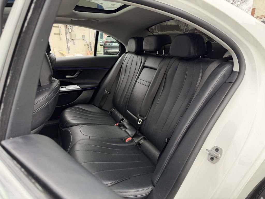 Used 2025 Mercedes-Benz E 350 4MATIC Sedan image 25