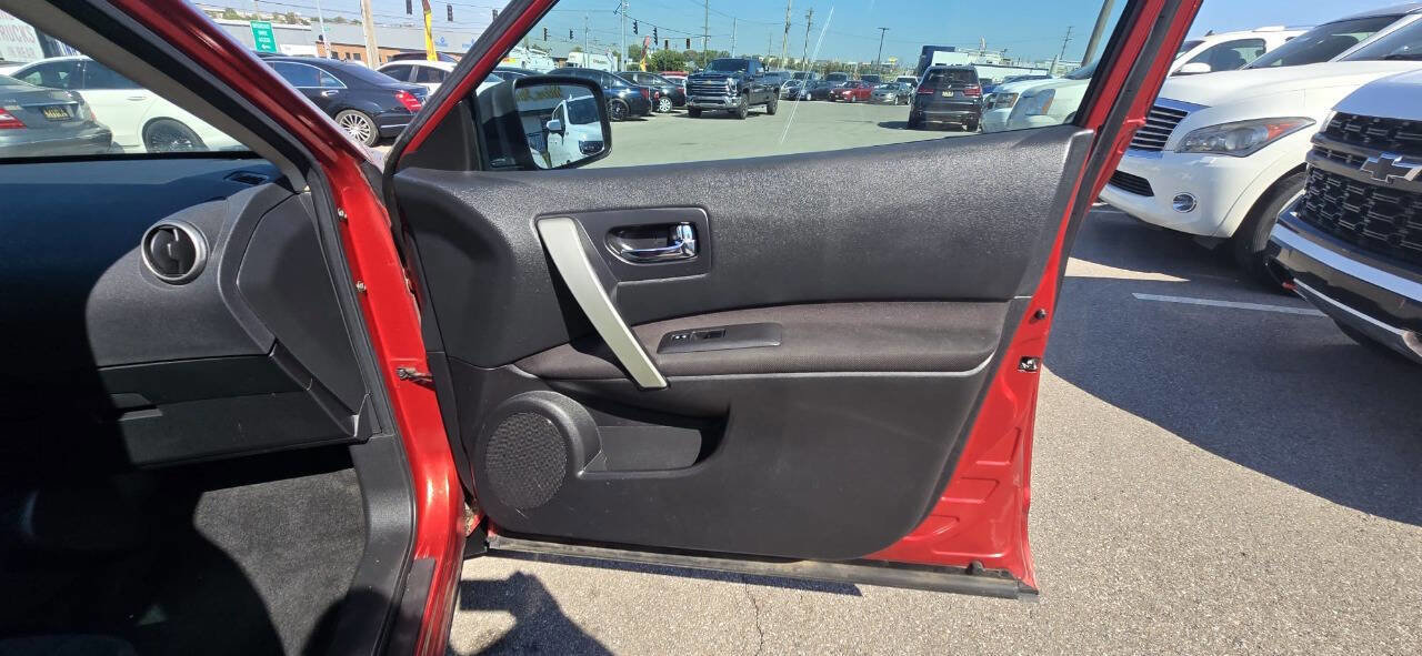 Used 2014 Nissan Rogue S w/ Convenience Package image 30