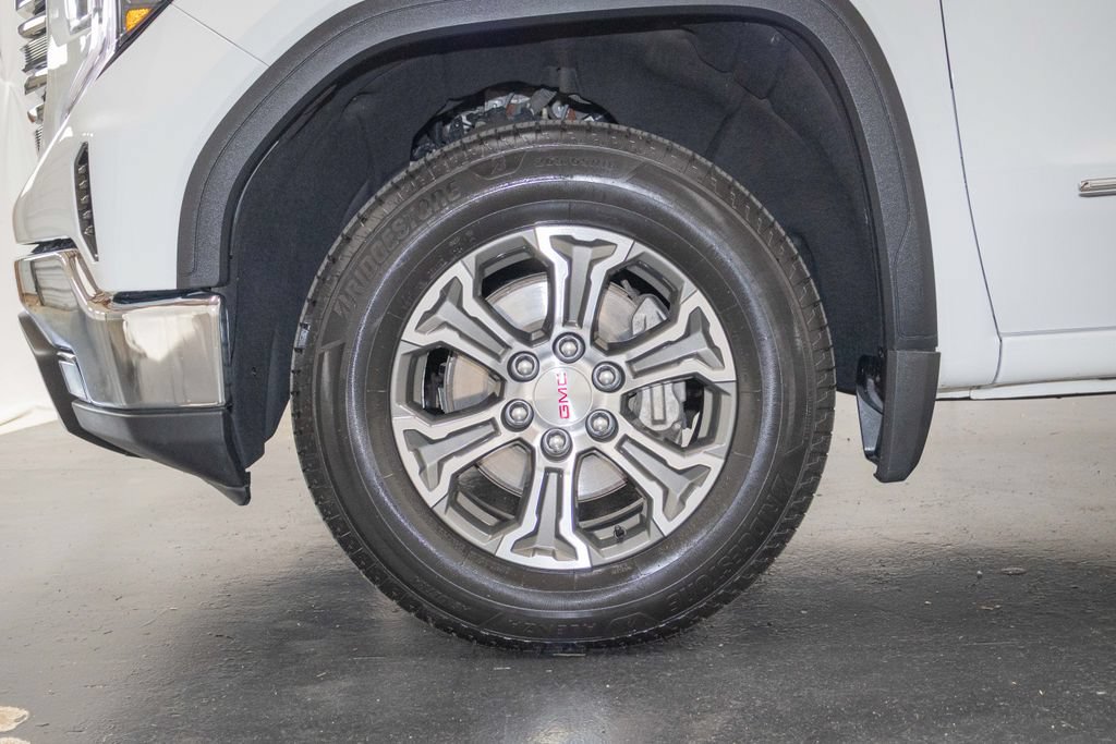 Used 2025 GMC Sierra 1500 SLT AWD/4WD image 10