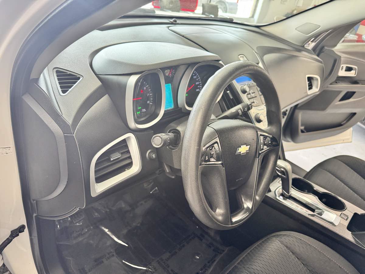 Used 2014 Chevrolet Equinox LS FWD image 13